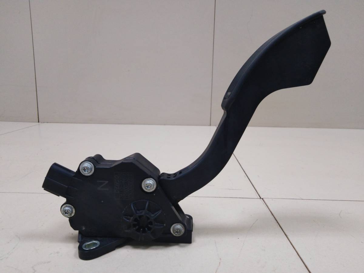 Педаль газа Toyota Corolla E150 2006-2013 Педаль газа Toyota Corolla E150 2006-2013