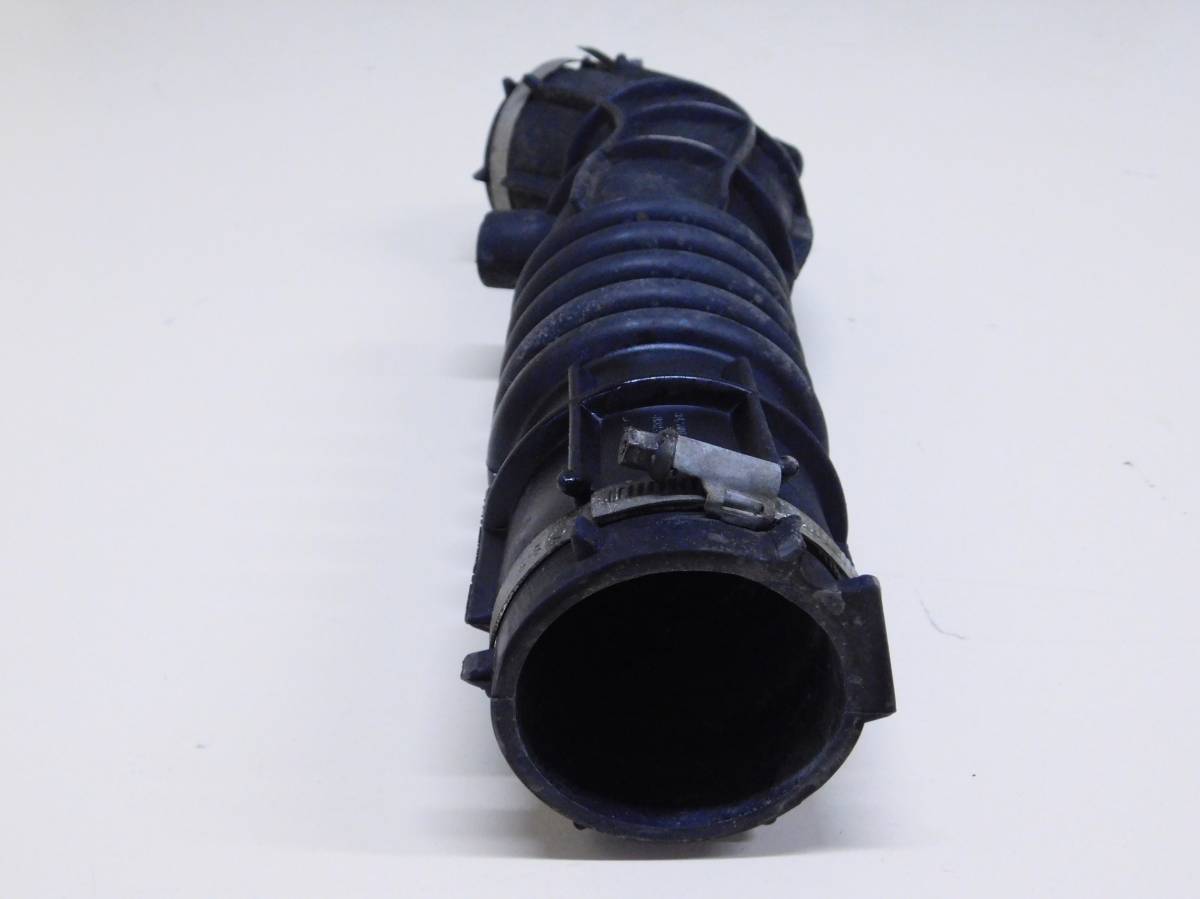 Патрубок воздушного фильтра Lada Largus 2012>