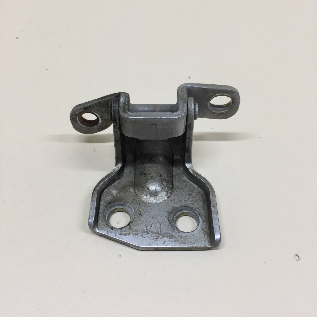 Петля двери задней правой нижняя Kia Spectra (SD) 2004-2011