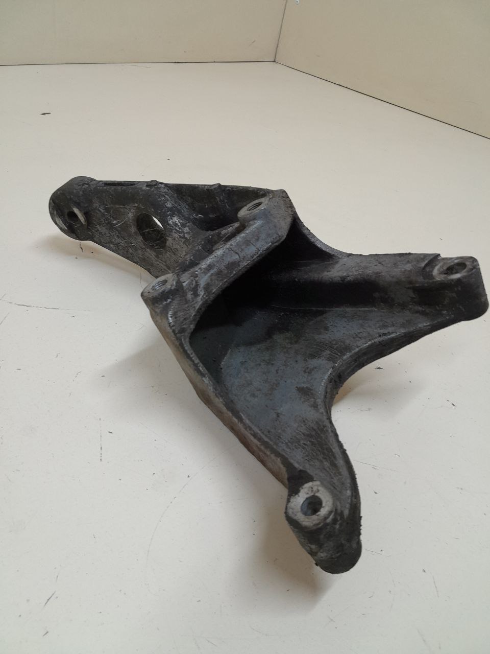 Кронштейн КПП Fiat Albea 2002-2012 Кронштейн КПП Fiat Albea 2002-2012