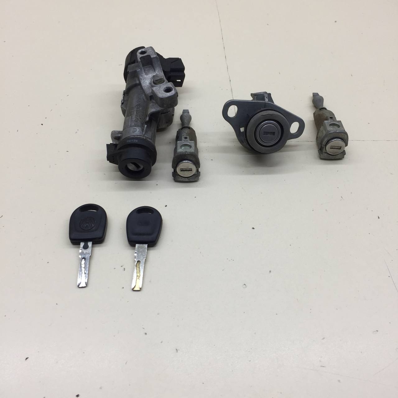 Замок зажигания Volkswagen Polo (MK5) 2011-2020 Замок зажигания Volkswagen Polo (MK5) 2011-2020