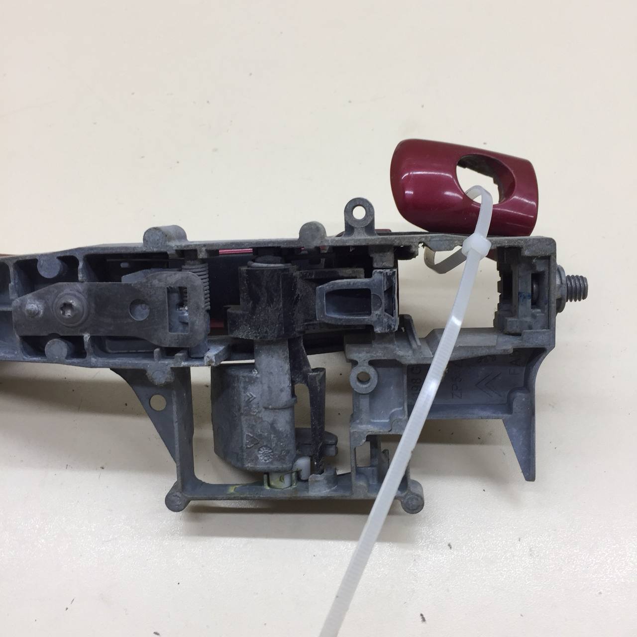 Ручка двери передней наружная левая Peugeot 308 2007>