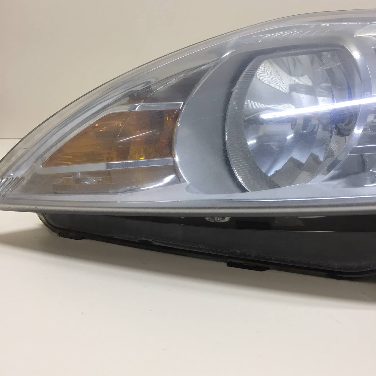 Фара левая Ford Focus 2 (DB) 2008-2011