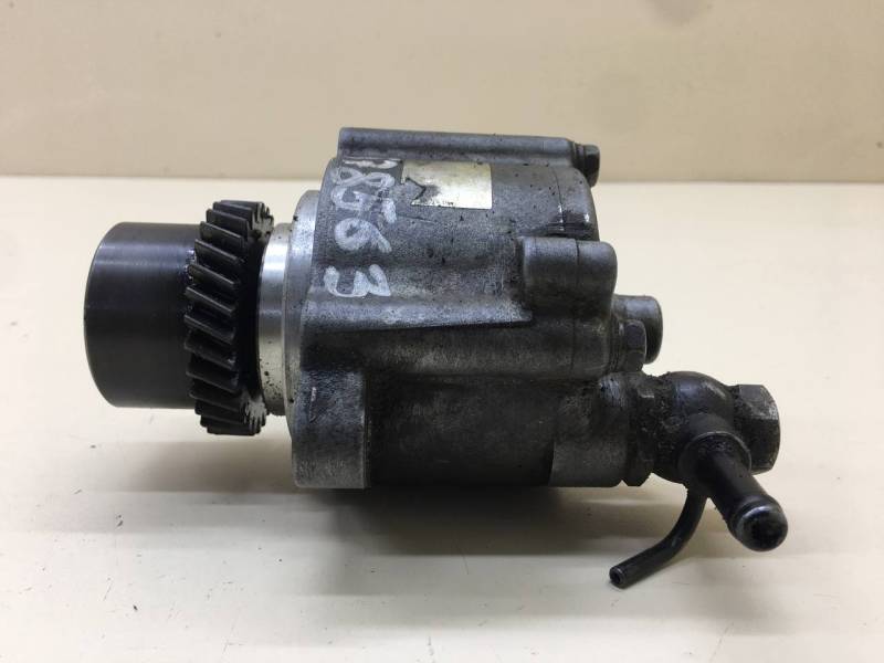 Насос вакуумный Toyota Hilux (AN10,AN20,AN30) 2011-2015 Насос вакуумный Toyota Hilux (AN10,AN20,AN30) 2011-2015