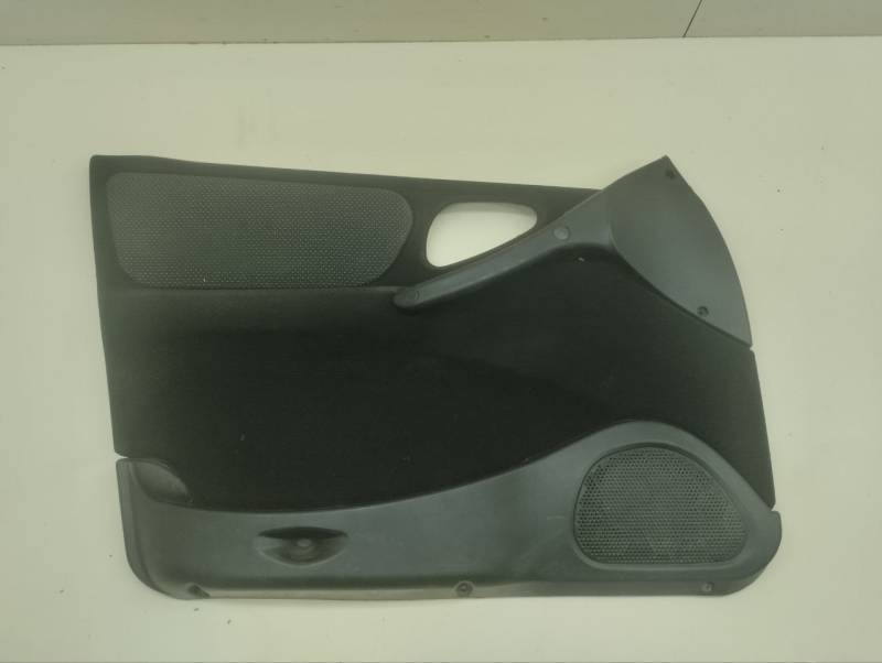 Обшивка двери передней левой Chevrolet Niva 2009-2020