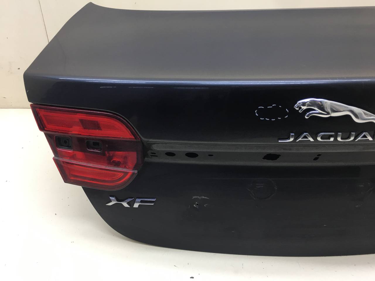 Крышка багажника Jaguar XF 2007-2015