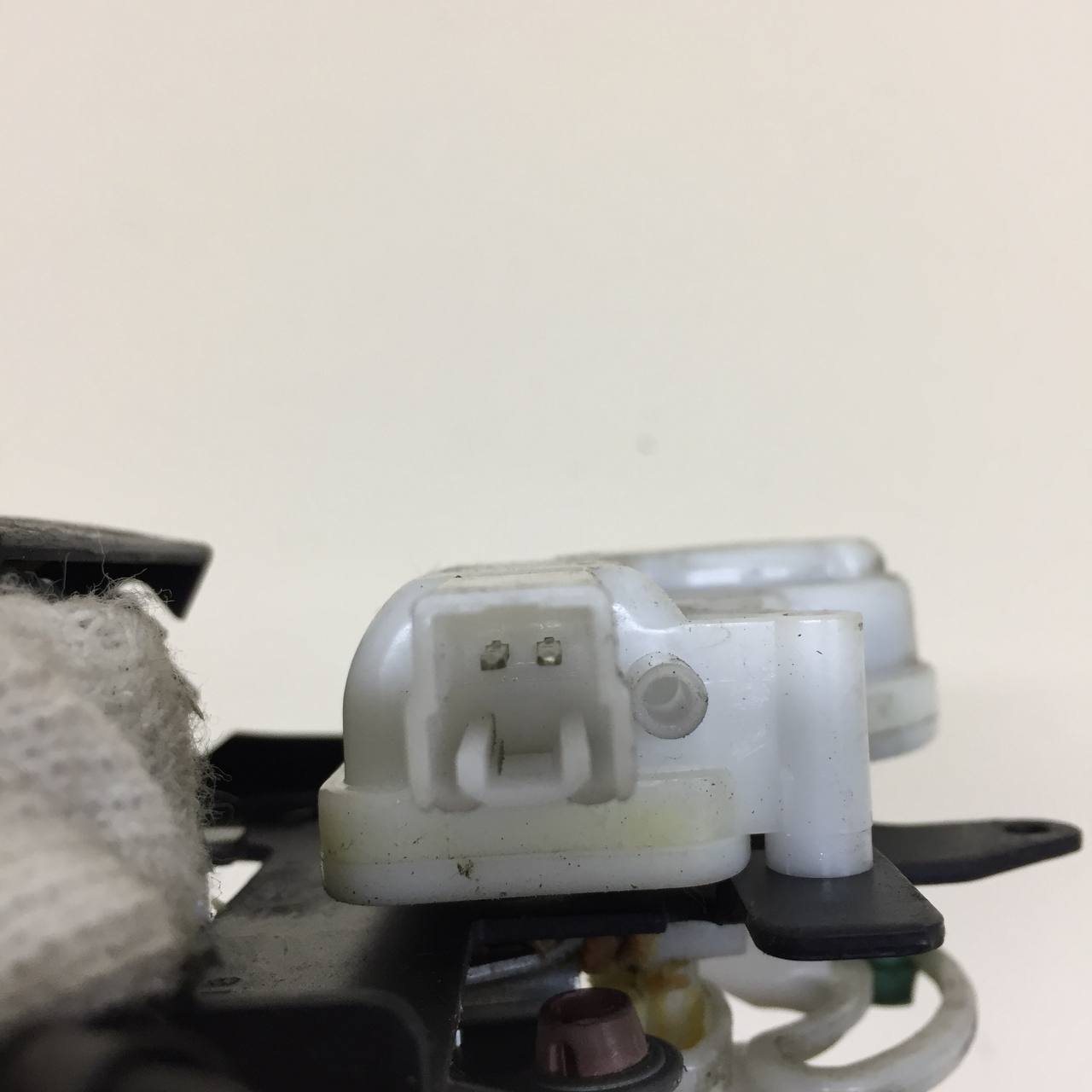 Замок багажника Mazda Mazda 6 (GG) 2002-2007 Замок багажника Mazda Mazda 6 (GG) 2002-2007