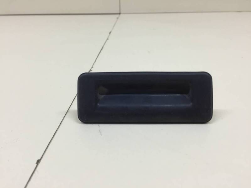 Кнопка открывания багажника Volkswagen Polo (MK5) 2011-2020