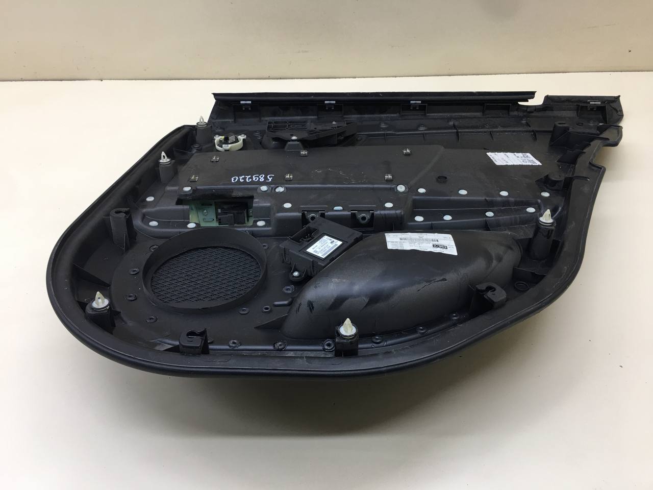 Обшивка двери задней левой Jaguar XF 2007-2015