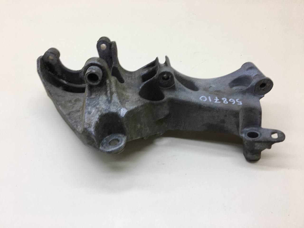Кронштейн генератора Nissan Almera 3 (G11, G15) 2012> Кронштейн генератора Nissan Almera 3 (G11, G15) 2012>