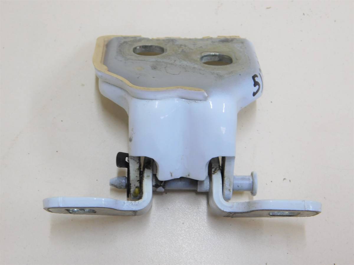 Петля двери Renault Duster (HSA, HSM) 2012>