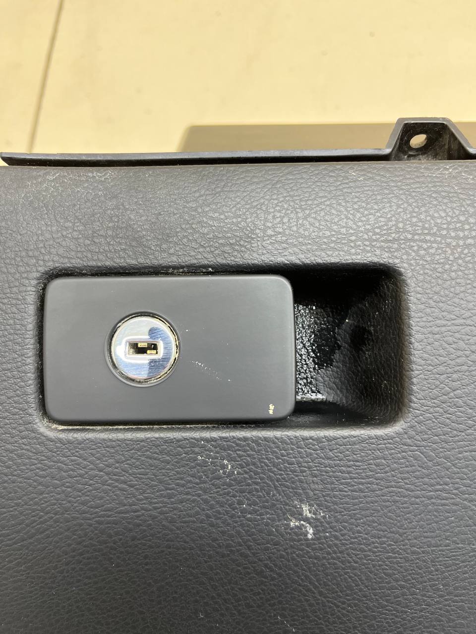 Бардачок Volkswagen Passat B6 2005-2010