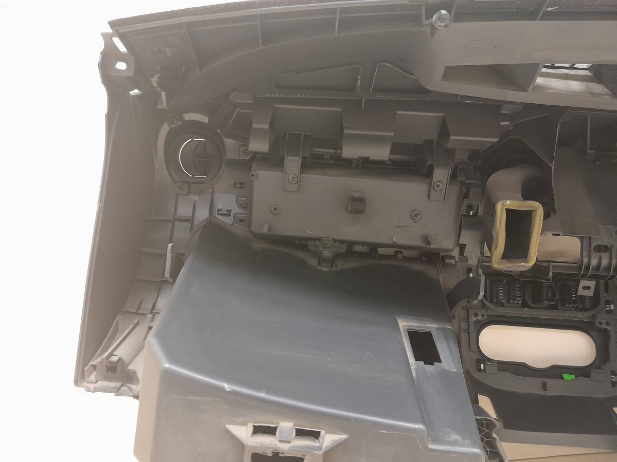 Торпедо Lada Largus 2012>