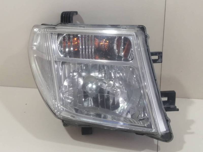 Фара правая Nissan Pathfinder (R51) 2005-2014