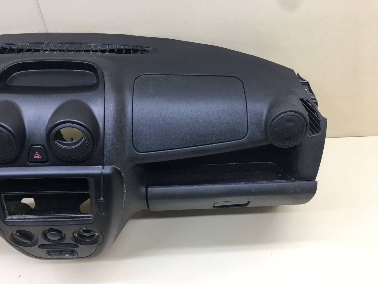 Торпедо Lada Granta 2011>