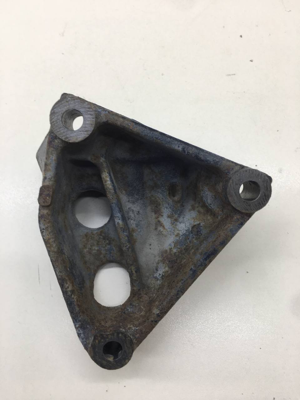 Кронштейн двигателя правый Toyota Rav 4 (A30) 2006-2013 Кронштейн двигателя правый Toyota Rav 4 (A30) 2006-2013