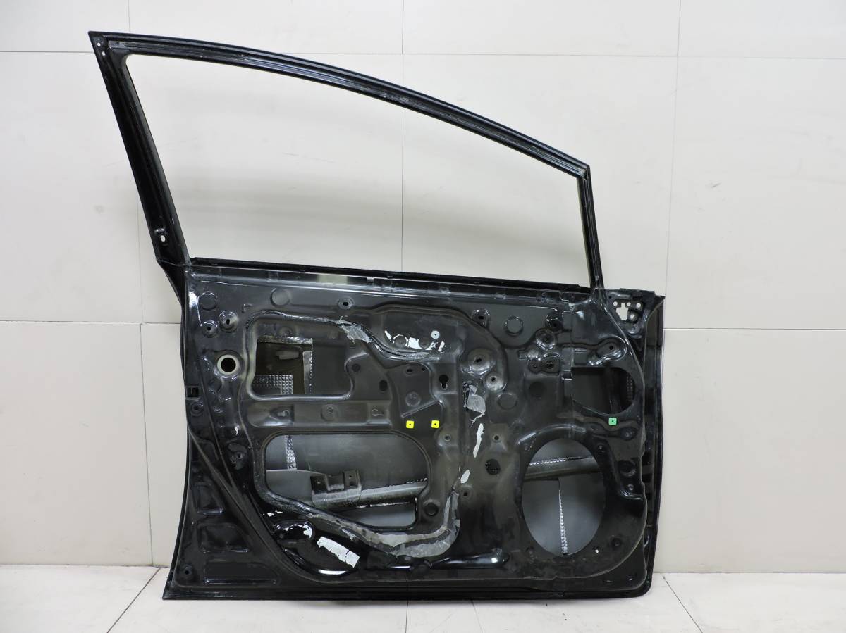 Дверь передняя левая Toyota Prius (W30) 2009-2016