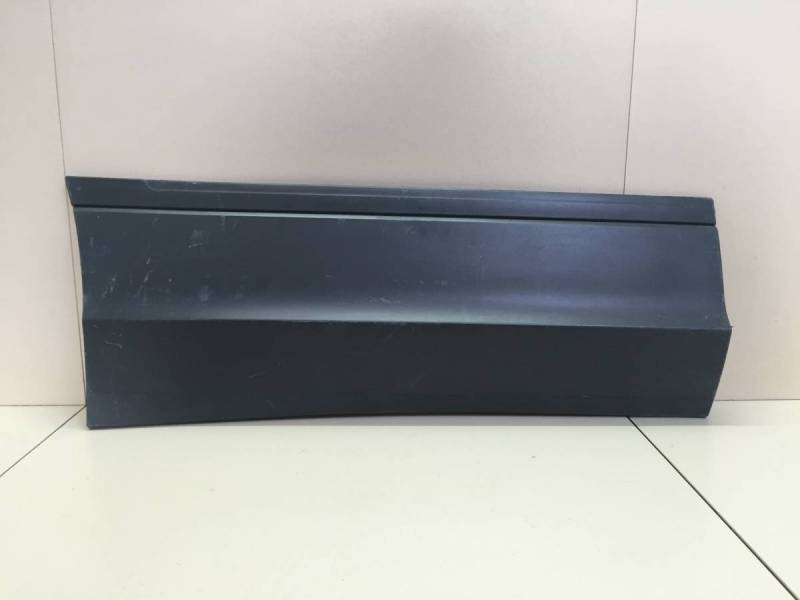 Накладка двери задней правой Volkswagen Tiguan 2017>