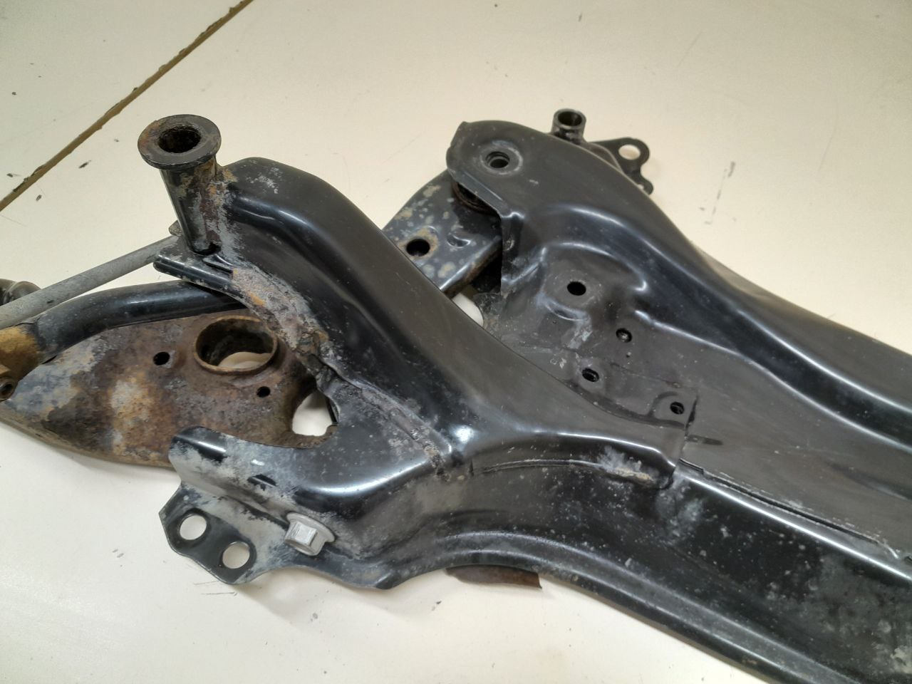 Балка подмоторная Toyota Auris (E150) 2006-2012 Балка подмоторная Toyota Auris (E150) 2006-2012