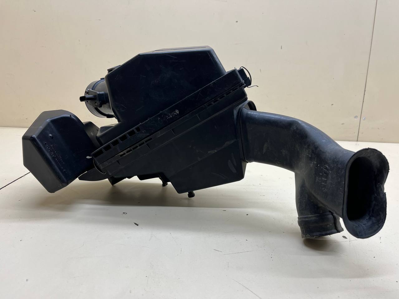 Корпус воздушного фильтра Nissan Primera (P12) 2002-2007