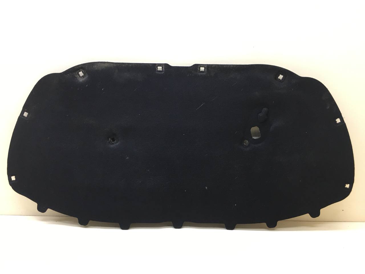 Шумоизоляция капота Volkswagen Polo (MK5) 2011-2020 Шумоизоляция капота Volkswagen Polo (MK5) 2011-2020