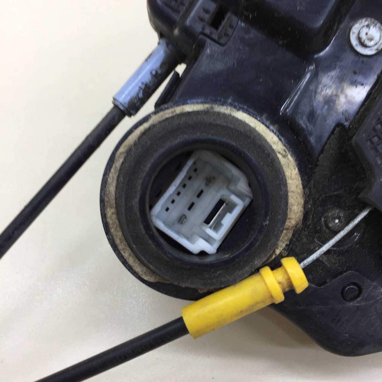 Замок двери задней левой Toyota Auris (E150) 2006-2012