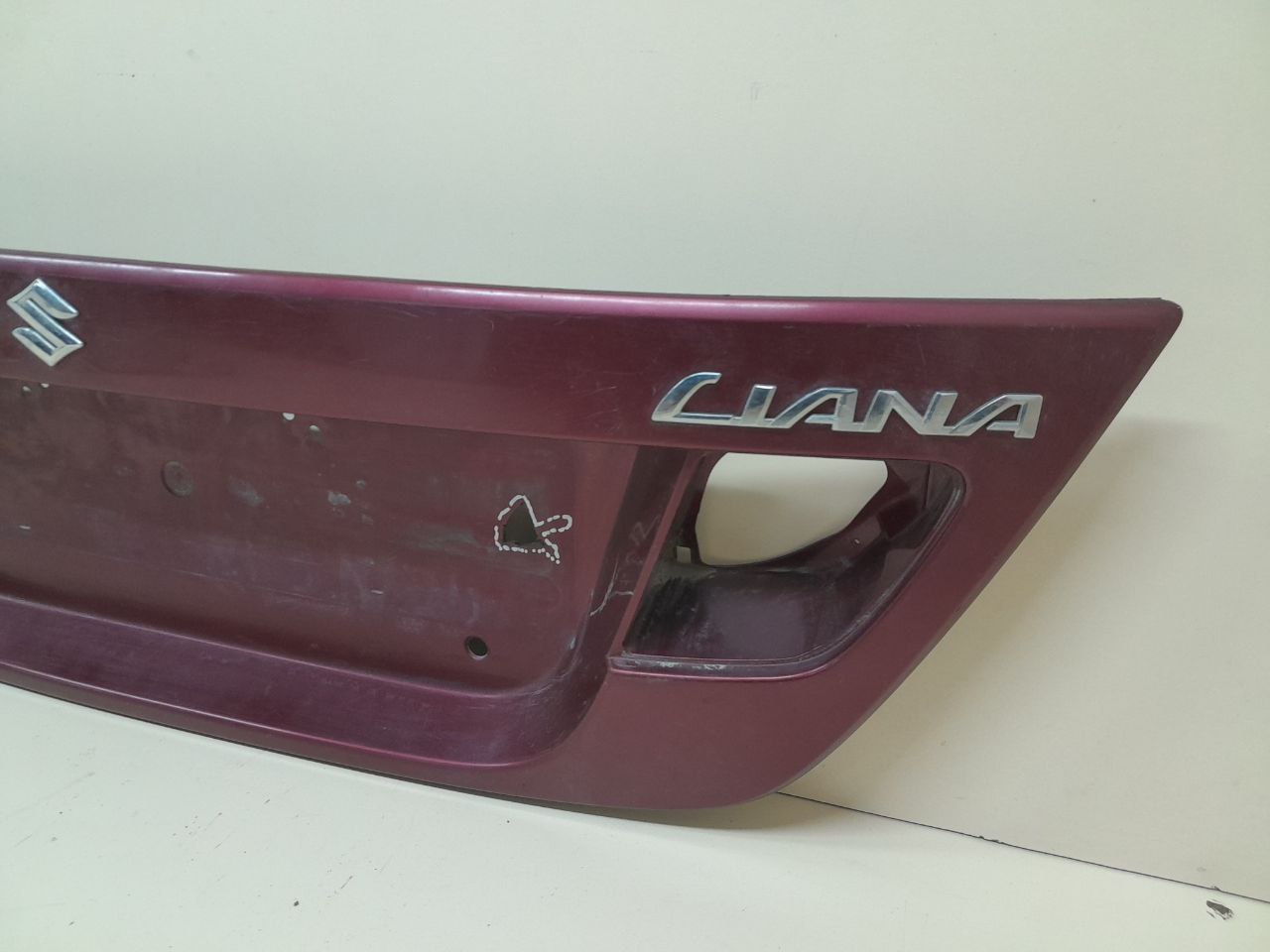 Накладка двери багажника Suzuki Liana 2001-2007