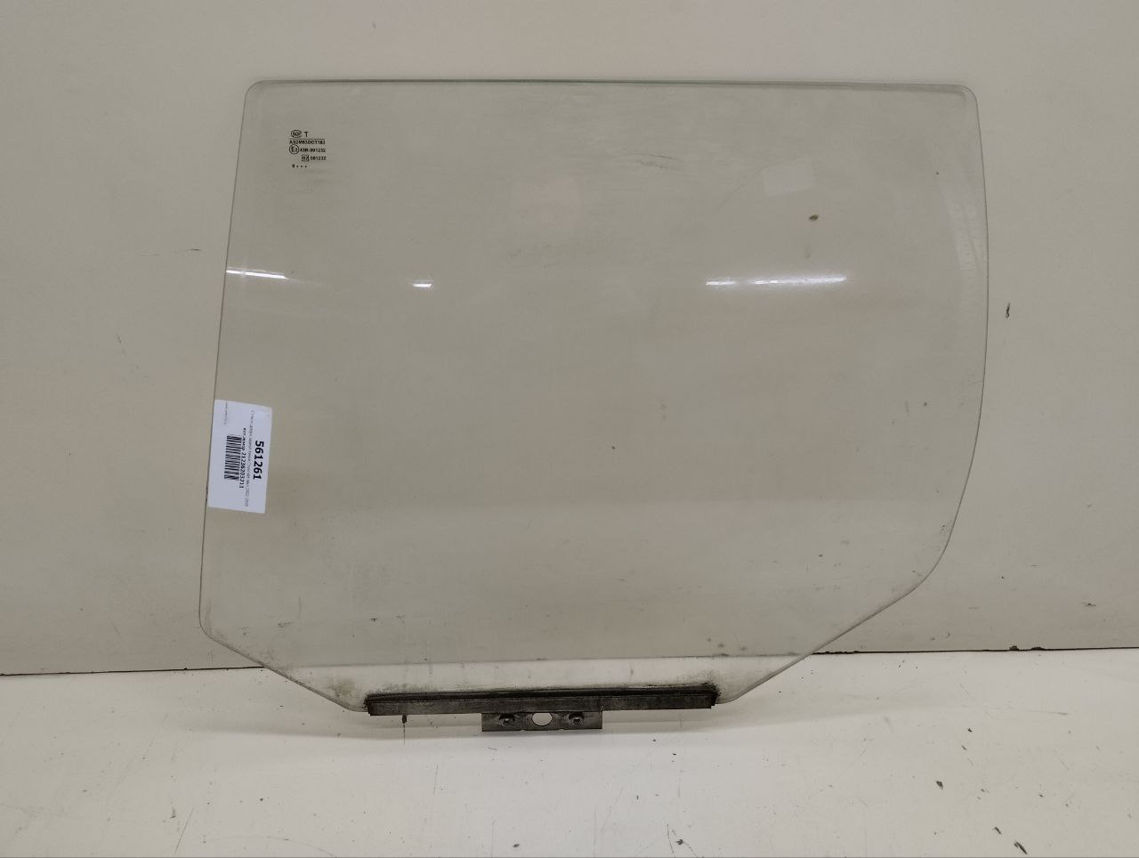 Стекло двери задней левой Chevrolet Niva 2002-2009