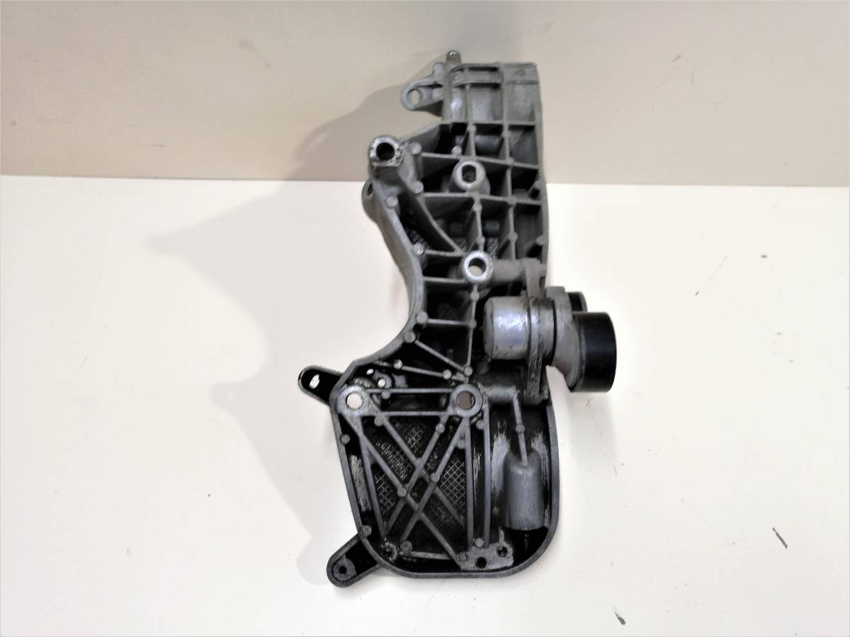 Кронштейн генератора Lada Largus 2012> Кронштейн генератора Lada Largus 2012>