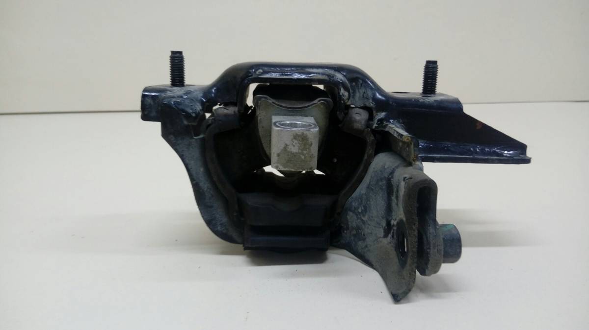 Опора КПП левая Volkswagen Polo (MK5) 2011-2020 Опора КПП левая Volkswagen Polo (MK5) 2011-2020