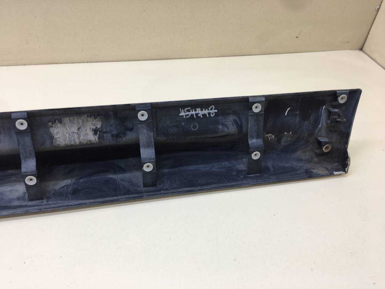 Накладка двери передней левой Land Rover Range Rover Sport 2005-2012