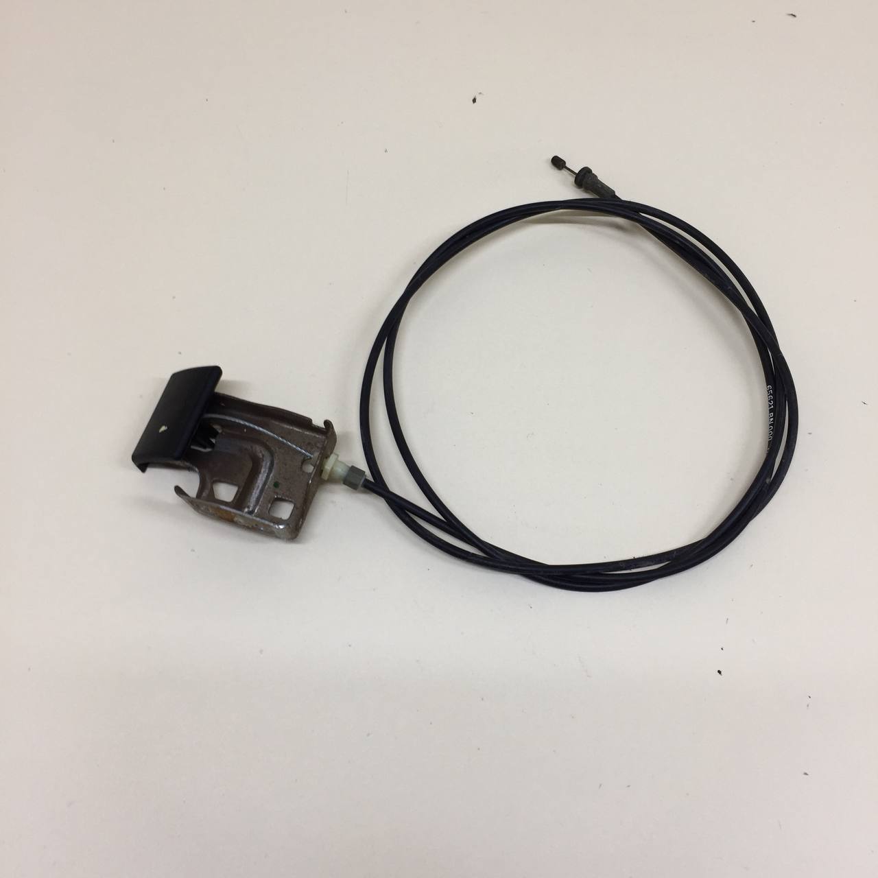 Ручка открывания капота Nissan Almera (N16) 2000-2006 Ручка открывания капота Nissan Almera (N16) 2000-2006