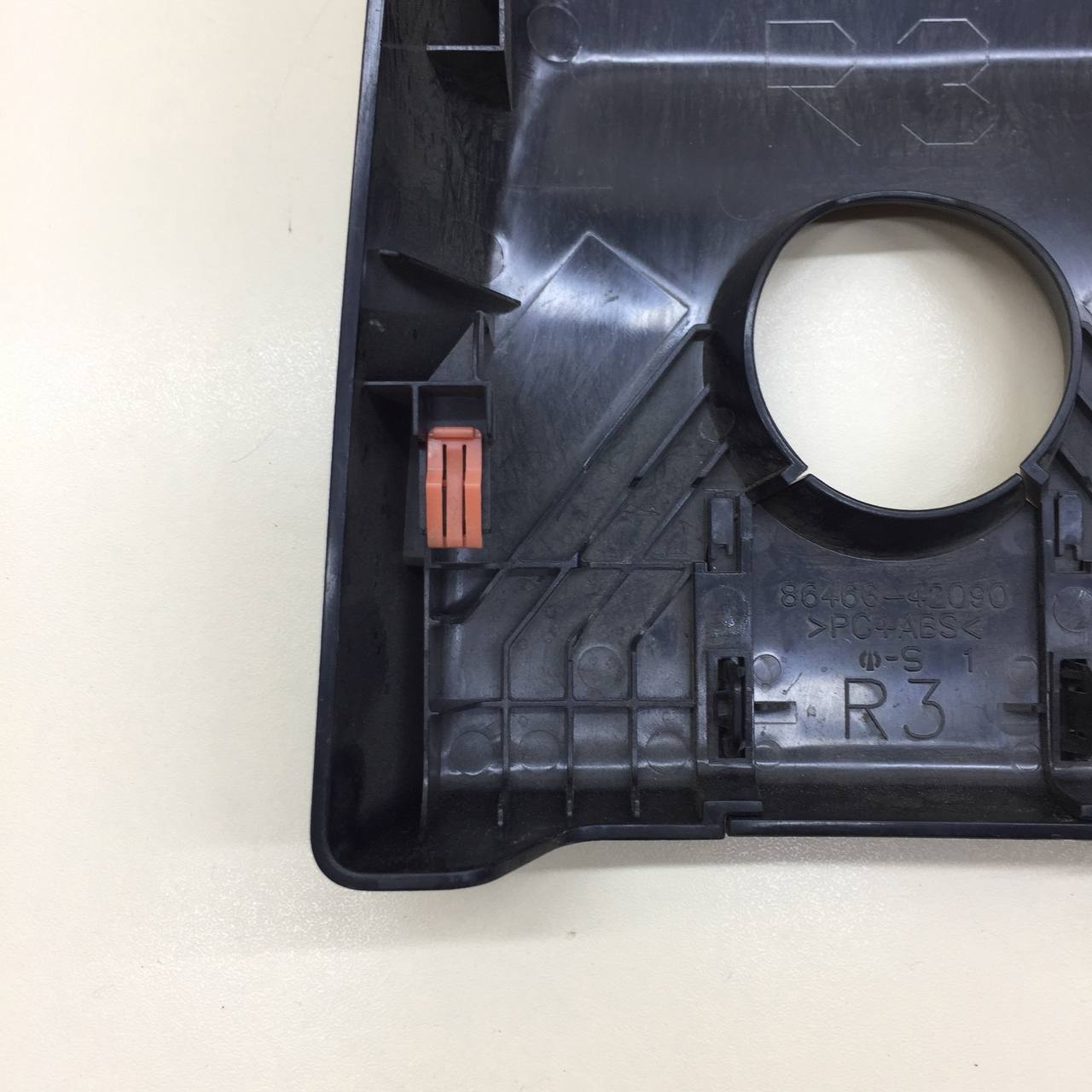 Накладка декоративная Toyota Rav 4 (XA40) 2013-2019