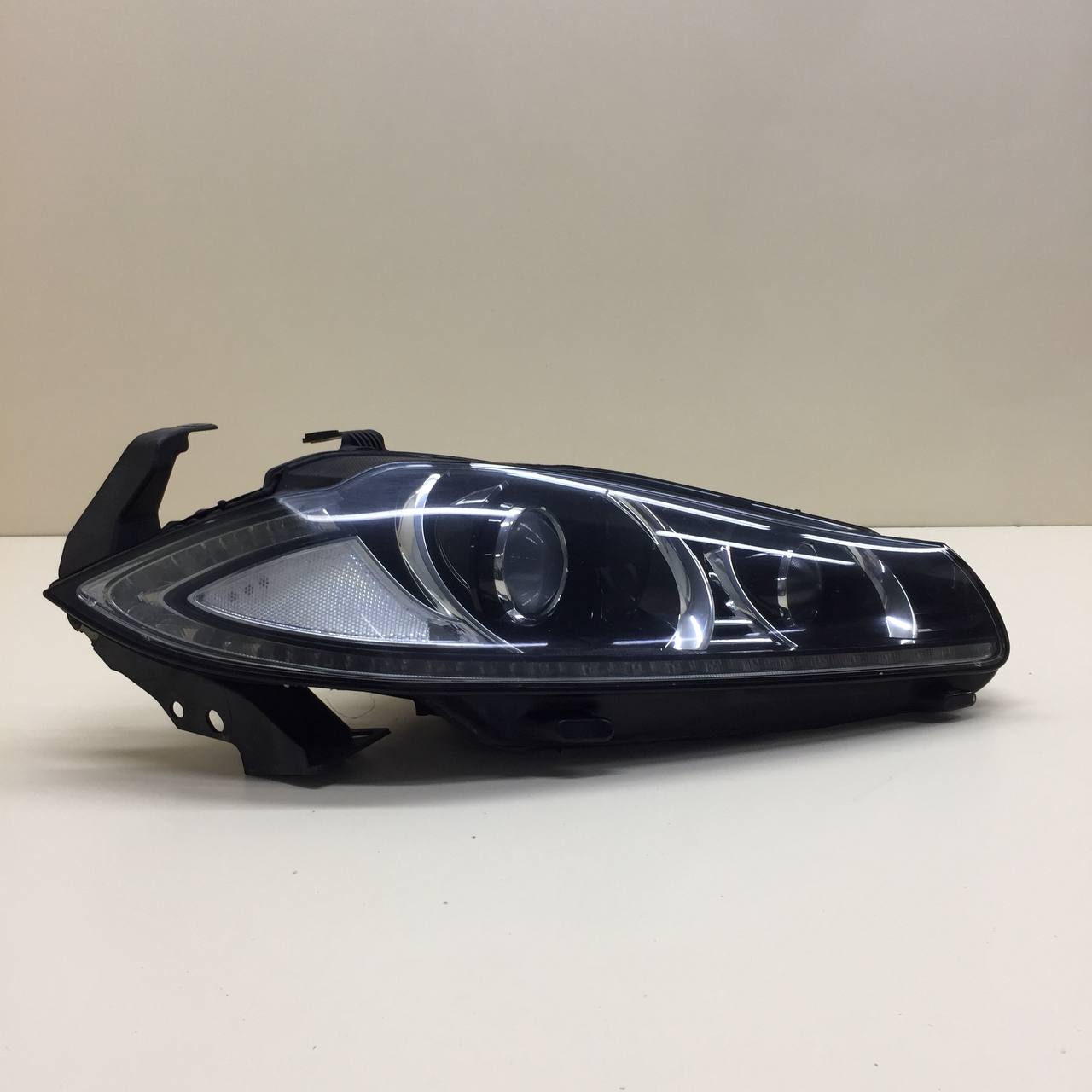 Фара правая Jaguar XF 2007-2015