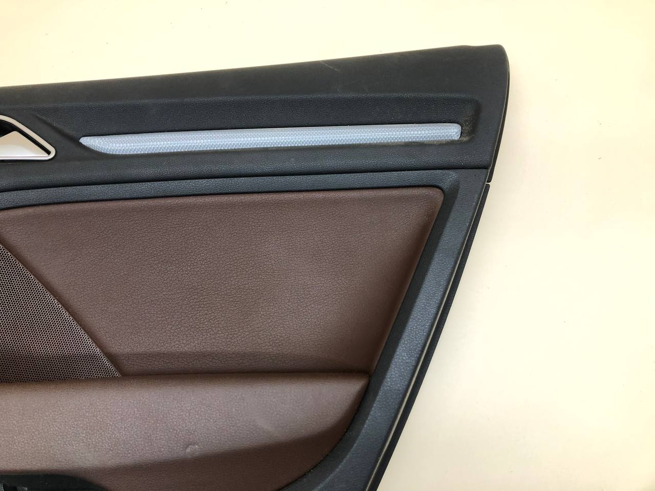 Обшивка двери задней левой Audi A3 (8V) 2013>