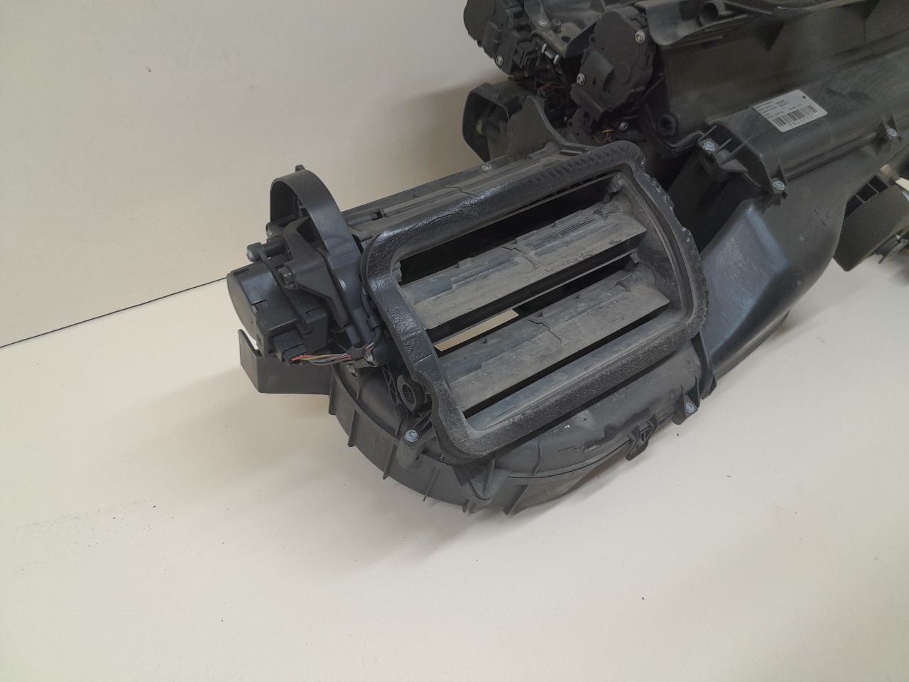 Корпус отопителя BMW 3-series E90/E91 2005-2011 Корпус отопителя BMW 3-series E90/E91 2005-2011
