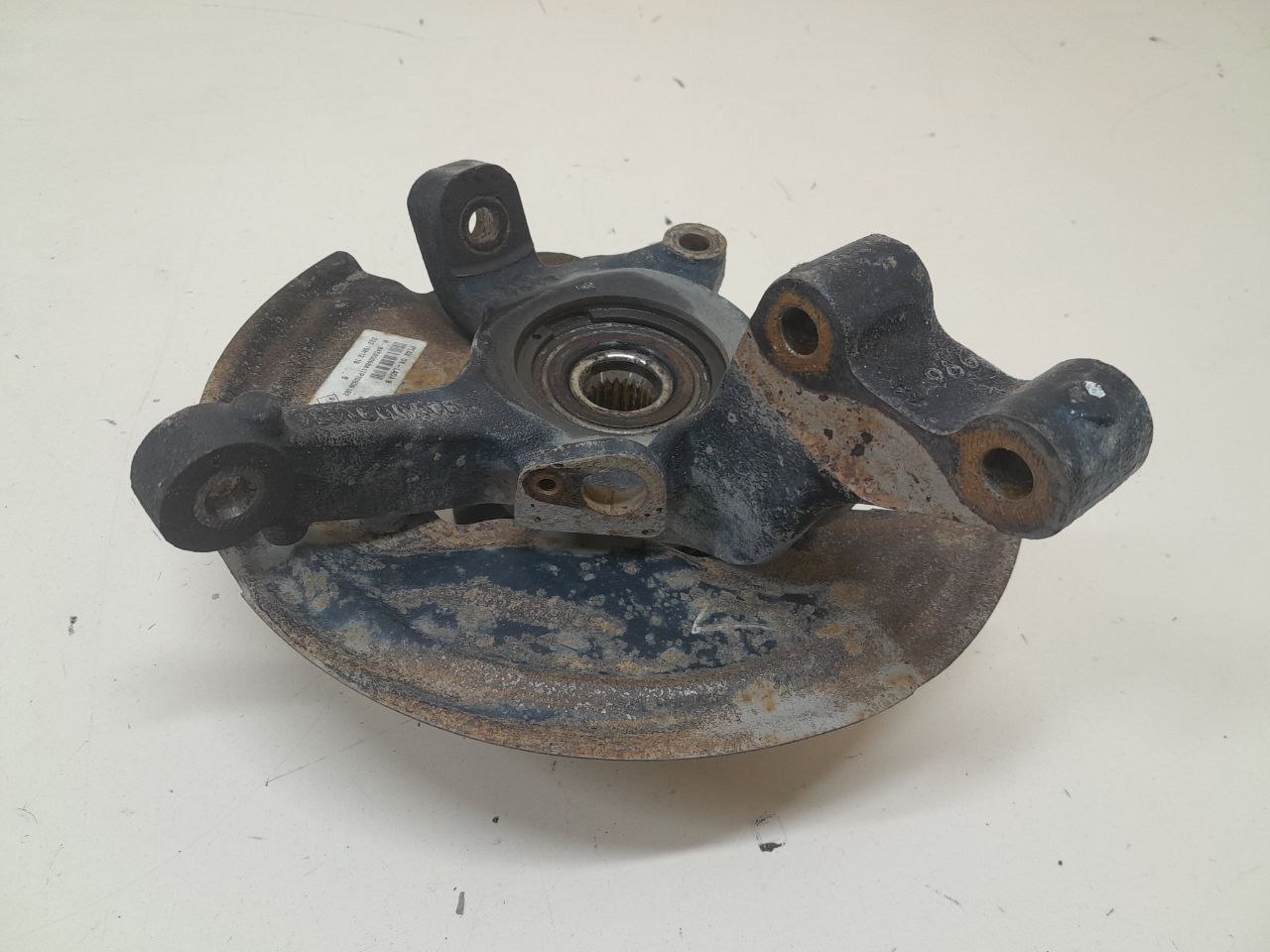 Кулак поворотный передний правый Lada Vesta 2015>