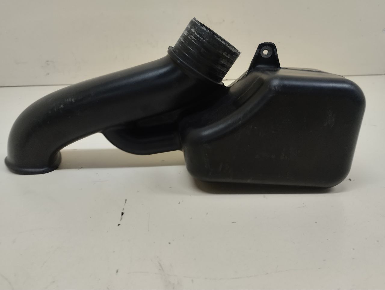 Резонатор воздушного фильтра Skoda Rapid 2012-2020