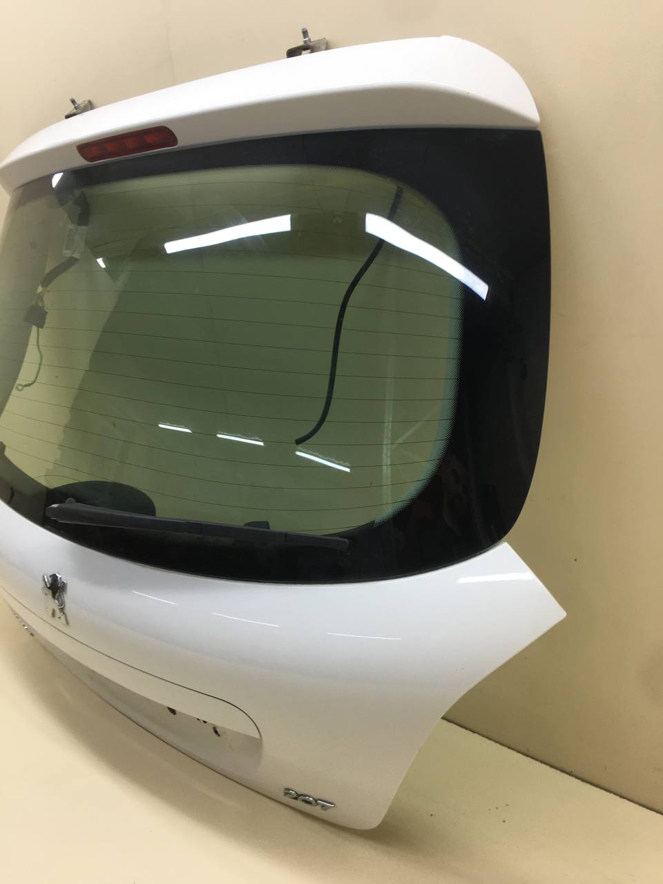 Дверь багажника со стеклом Peugeot 207 2006-2013 Дверь багажника со стеклом Peugeot 207 2006-2013