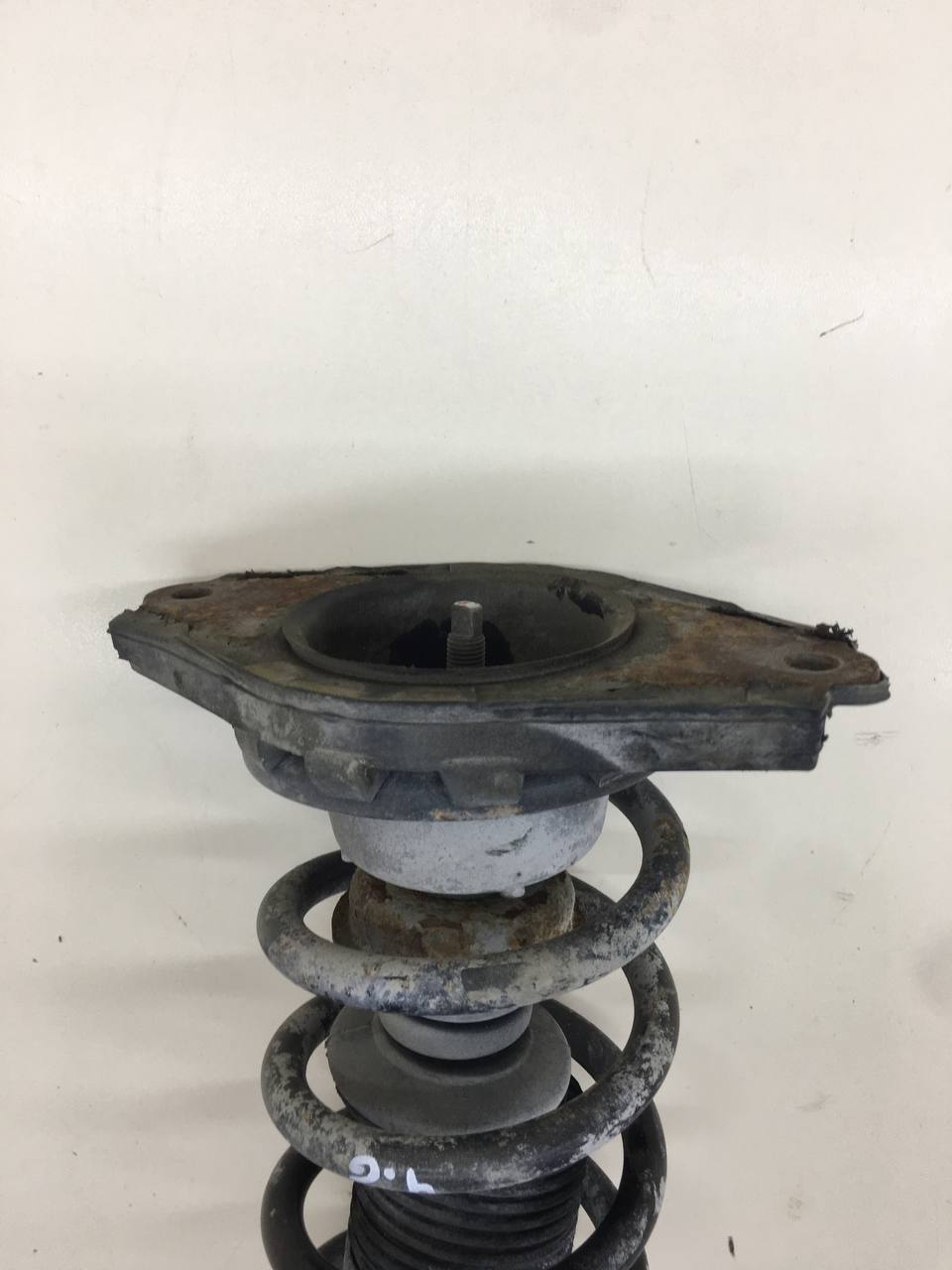 Амортизатор задний Nissan Primera (P12) 2002-2007