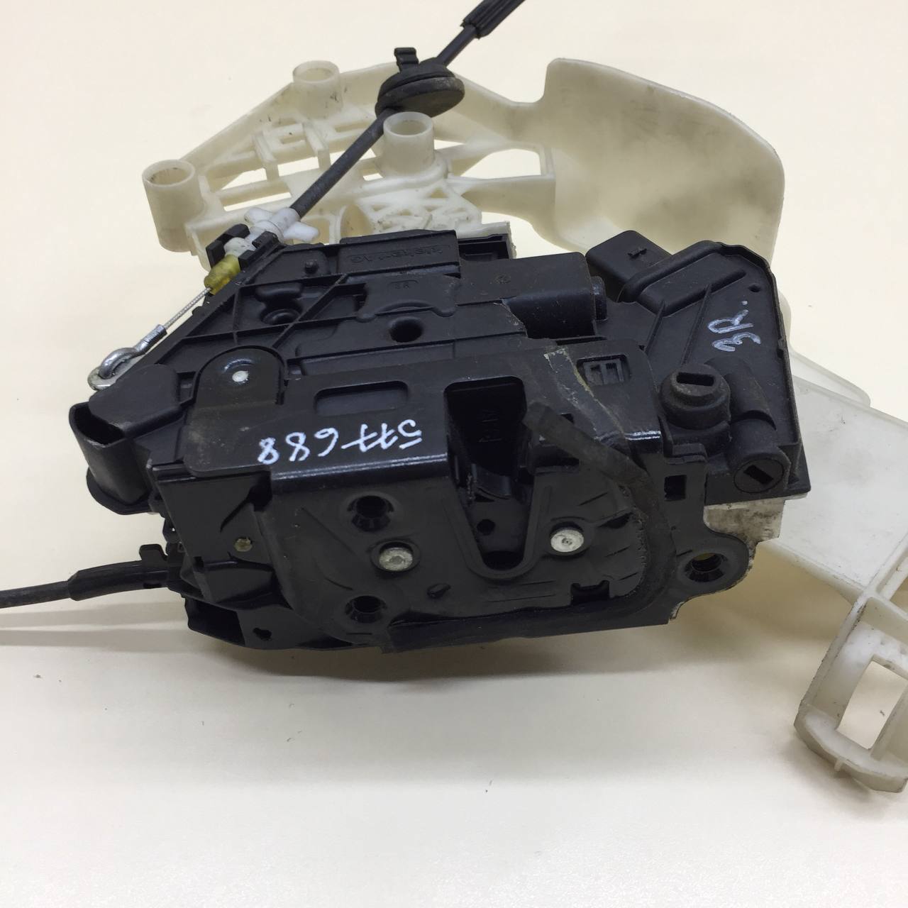 Замок двери задней правой Volkswagen Tiguan (5N1) 2007-2011