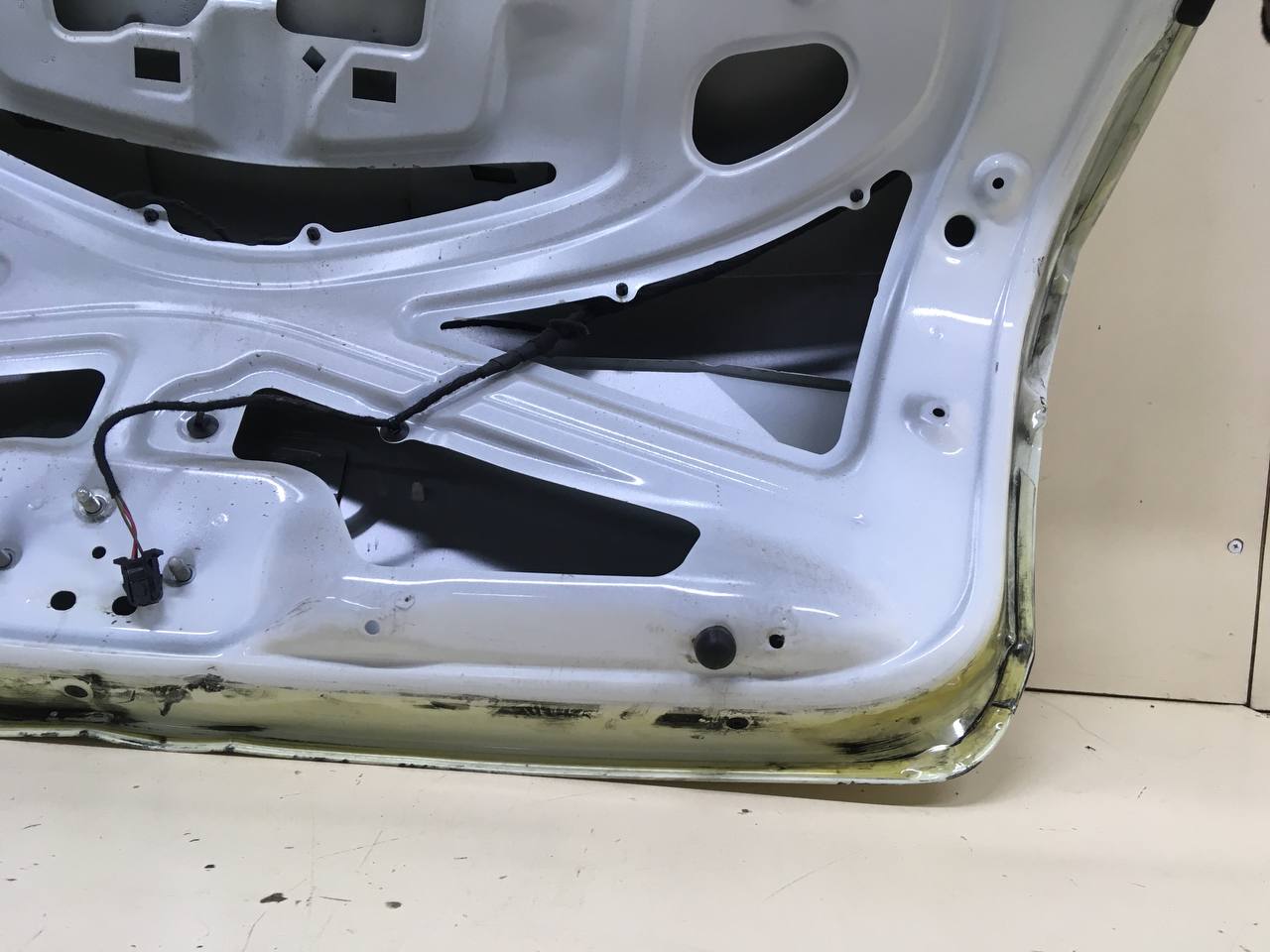 Дверь багажника со стеклом Skoda Rapid 2012-2020 Дверь багажника со стеклом Skoda Rapid 2012-2020