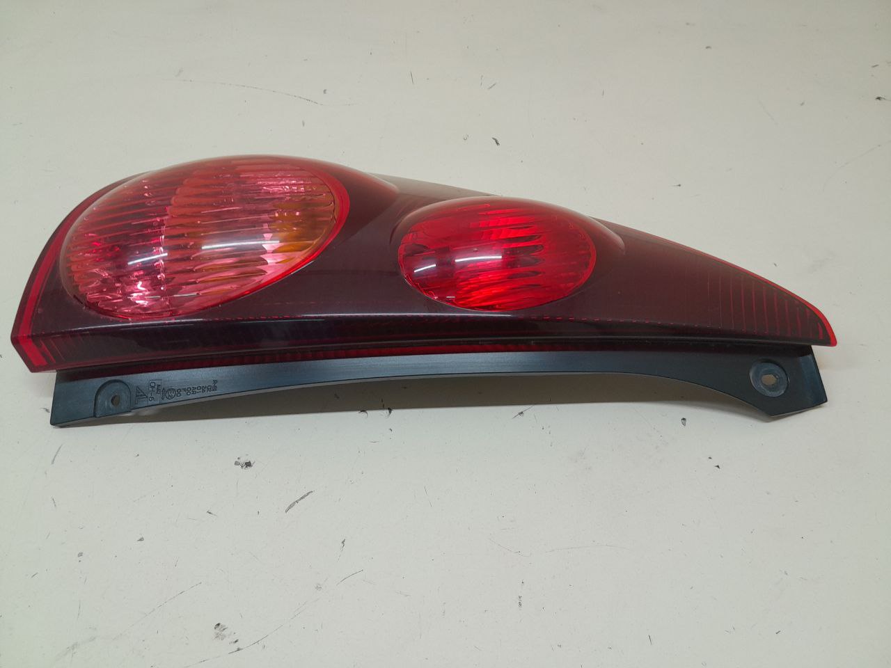 Фонарь задний левый Peugeot 107 2006-2014
