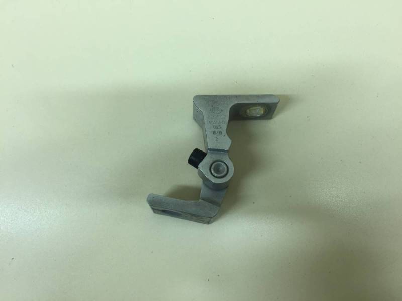 Петля двери Volkswagen Polo (MK5) 2011-2020