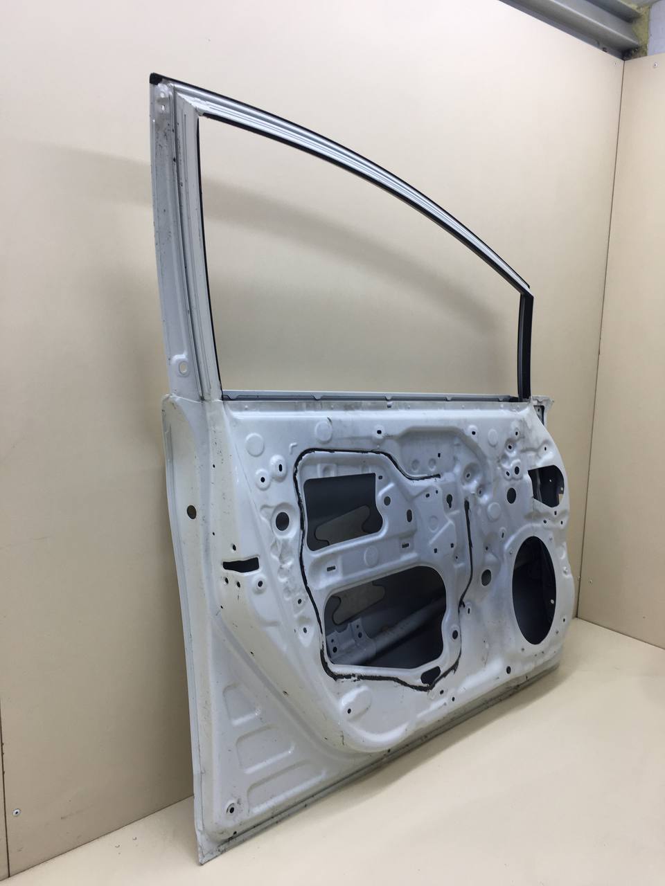 Дверь передняя левая Toyota Prius (W30) 2009-2016