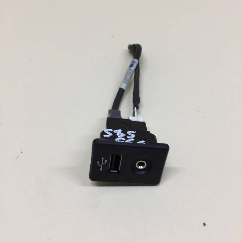 Разъем (USB AUX) Nissan Terrano (D10) 2014>