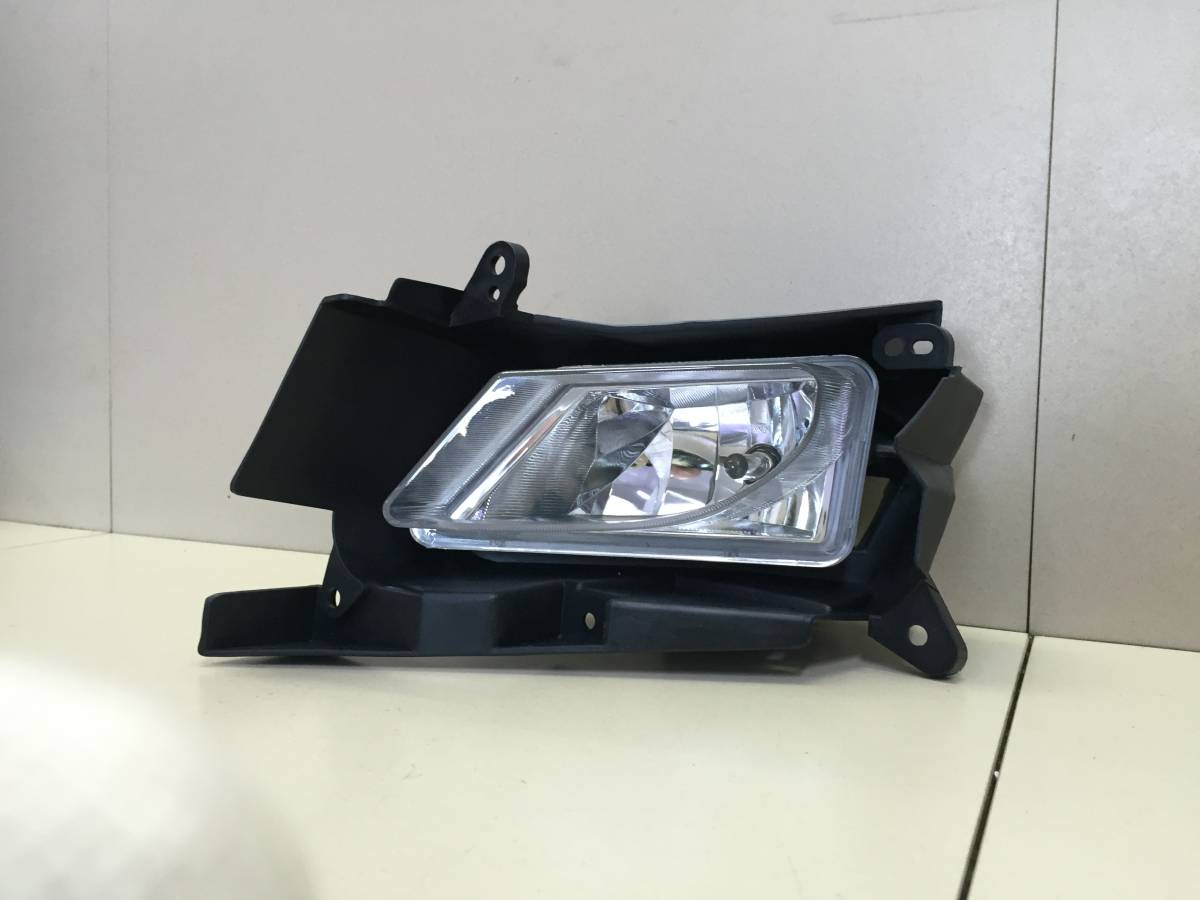 Фара противотуманная левая Mazda Mazda 3 (BL) 2009-2013