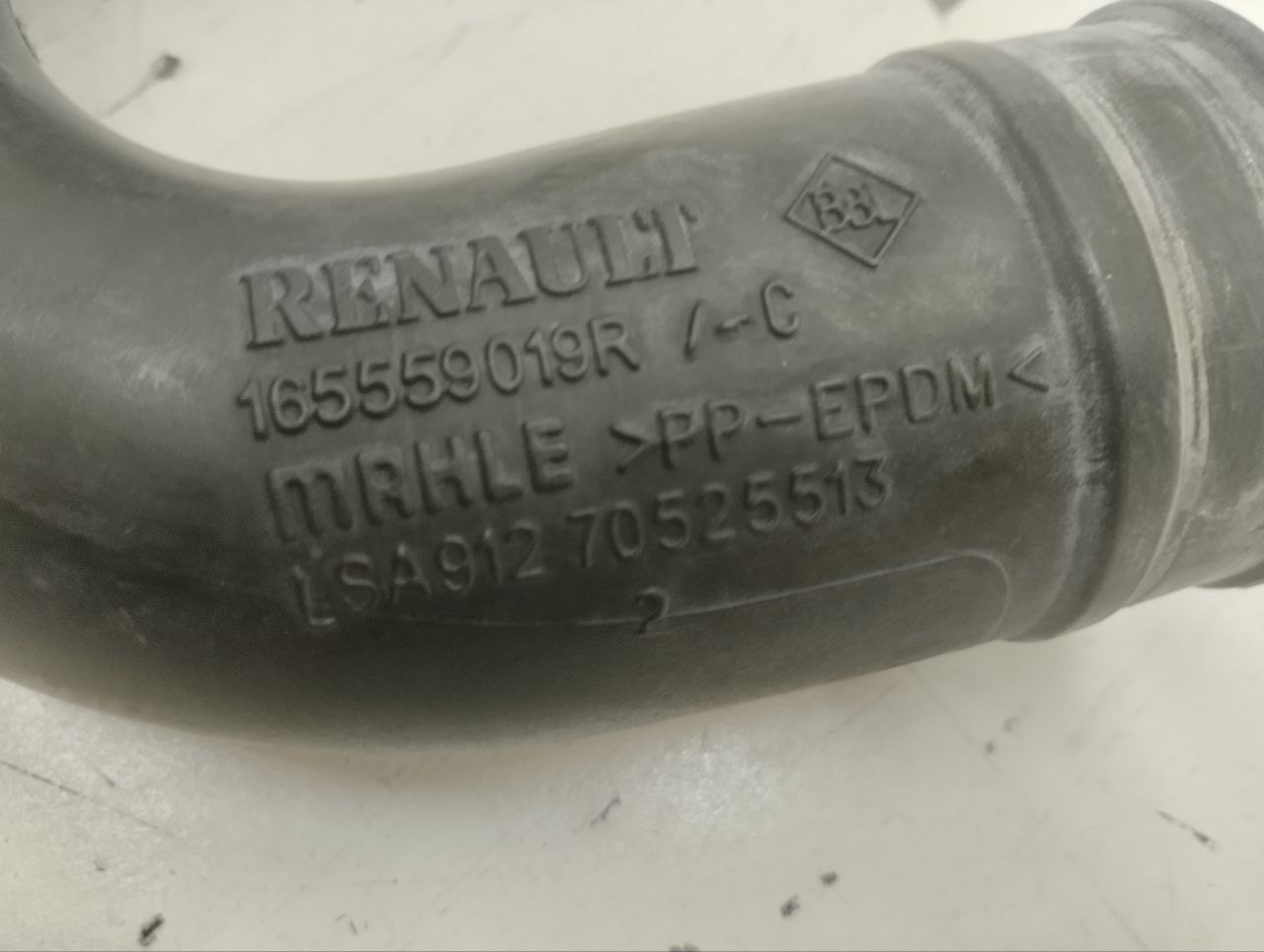 Патрубок воздушного фильтра Renault Logan (2) 2014>