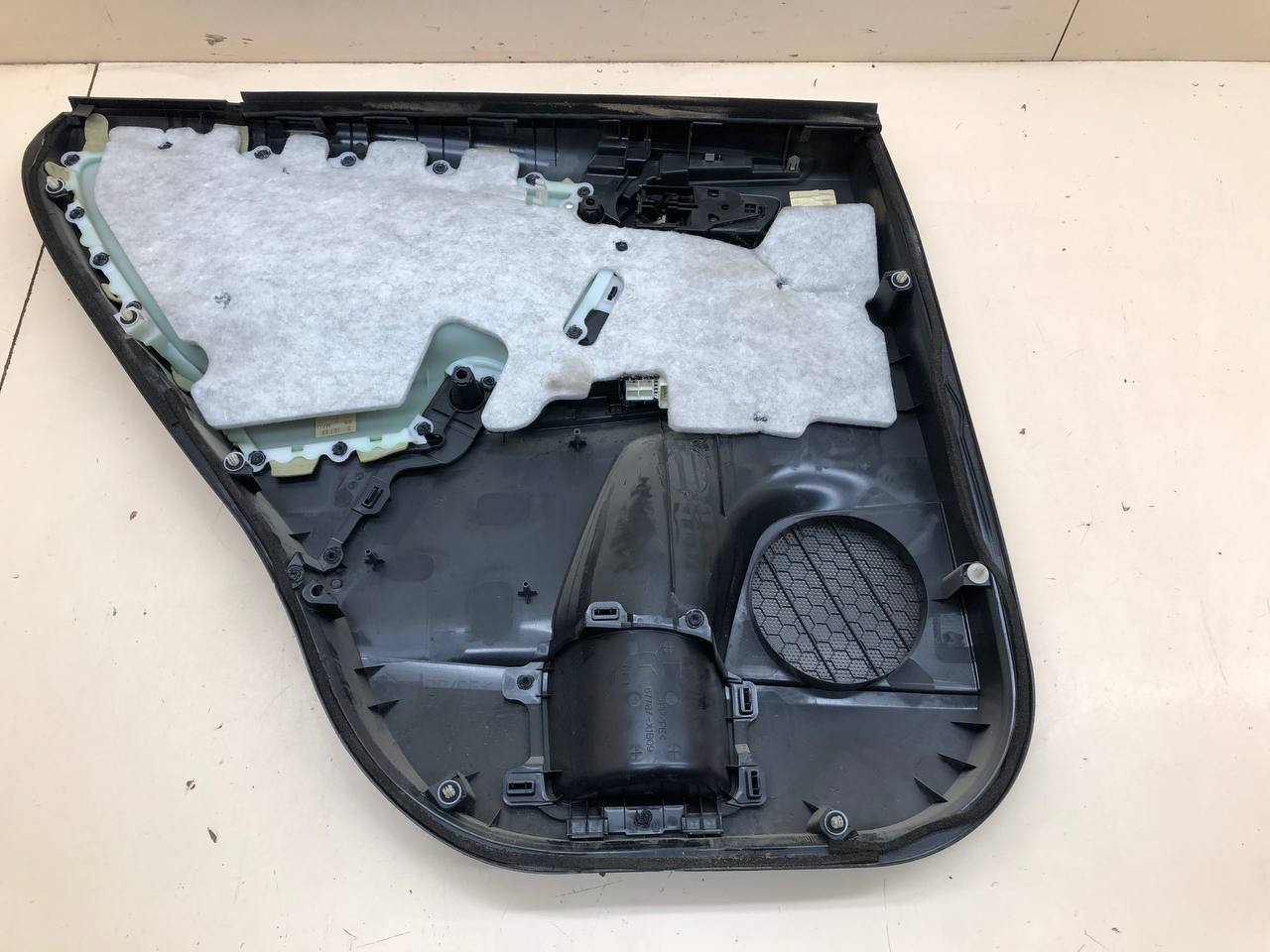 Обшивка двери задней правой Toyota Rav 4 (XA40) 2013-2019