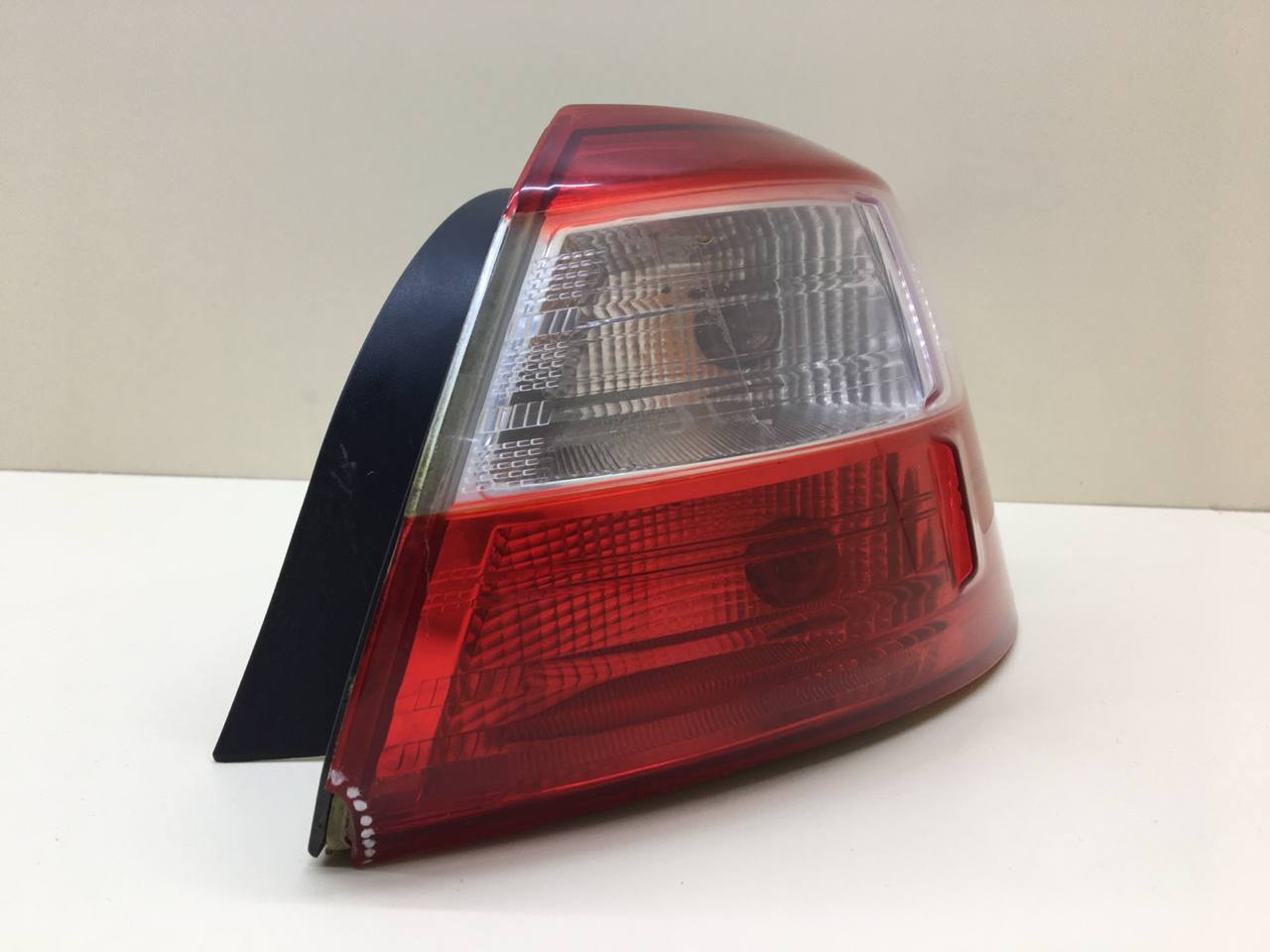 Фонарь задний наружный правый Ford Focus 3 2011>
